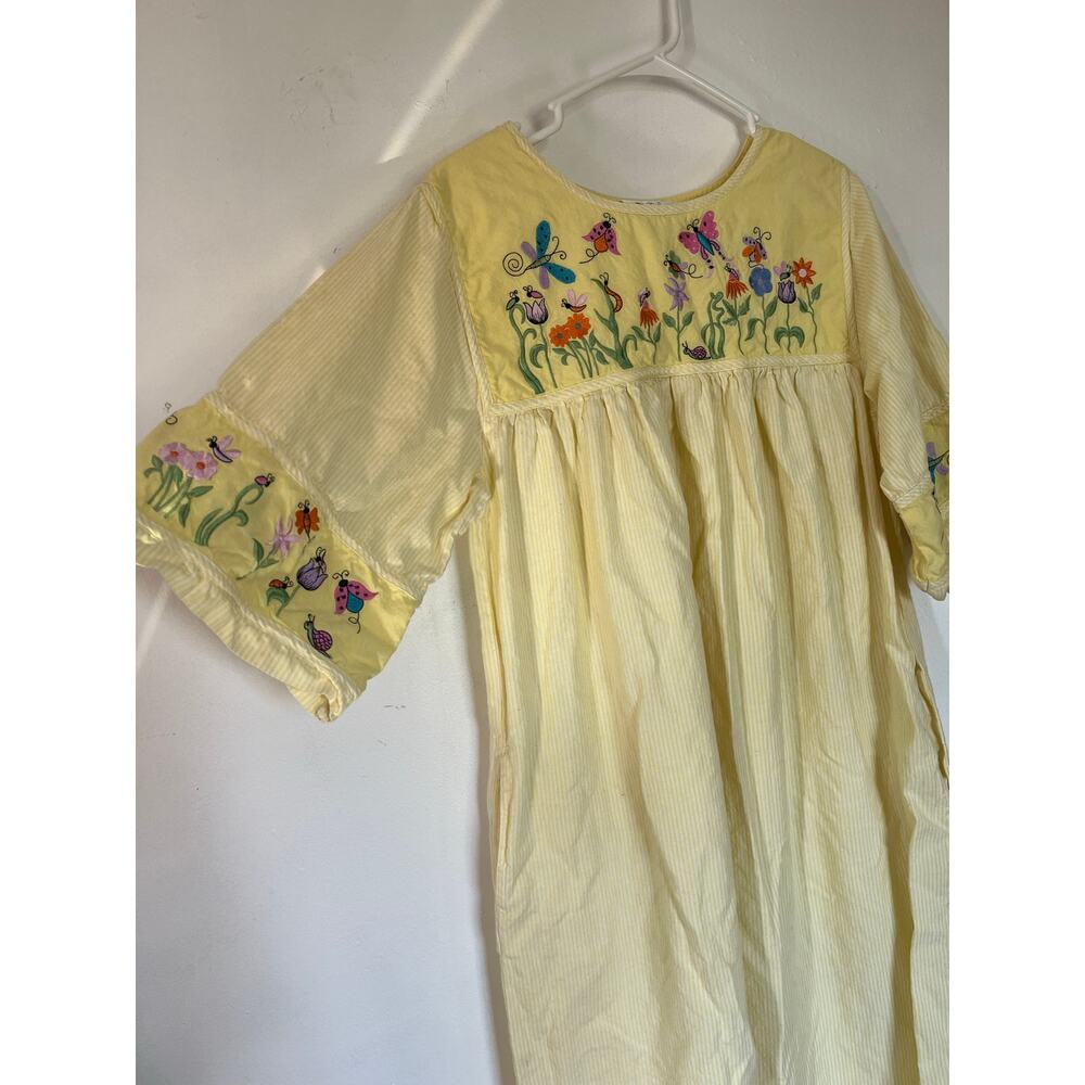 Vintage boho 70s embroidered dress